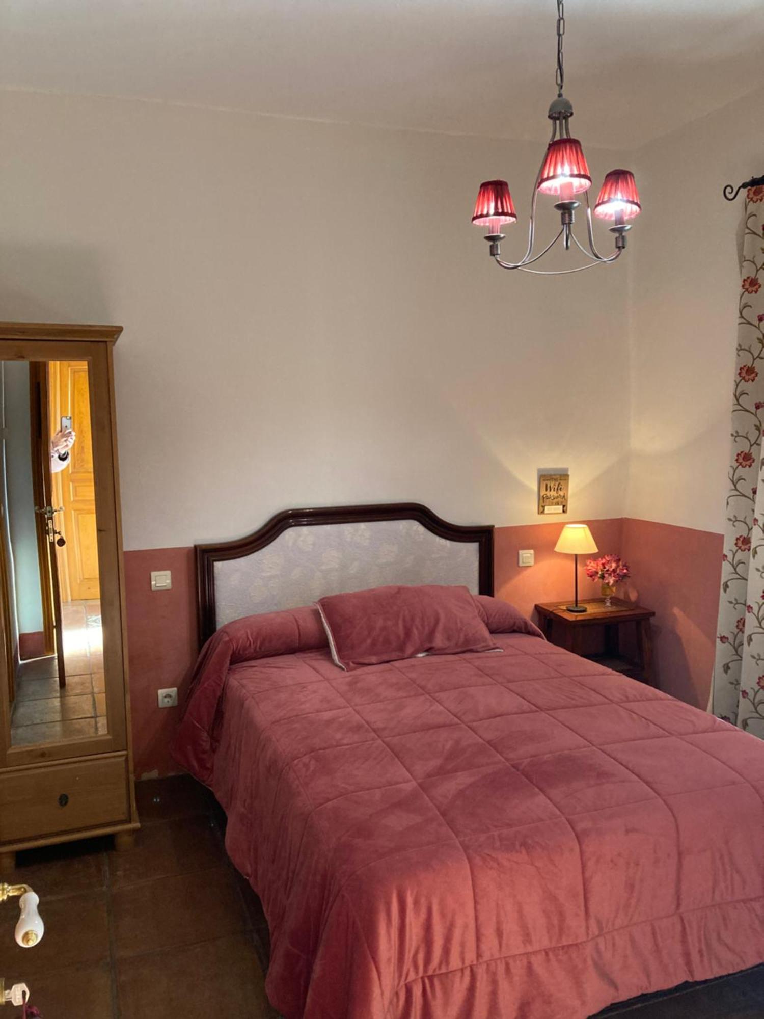 Casa Rural Valdevilano La Roca de la Sierra Eksteriør bilde