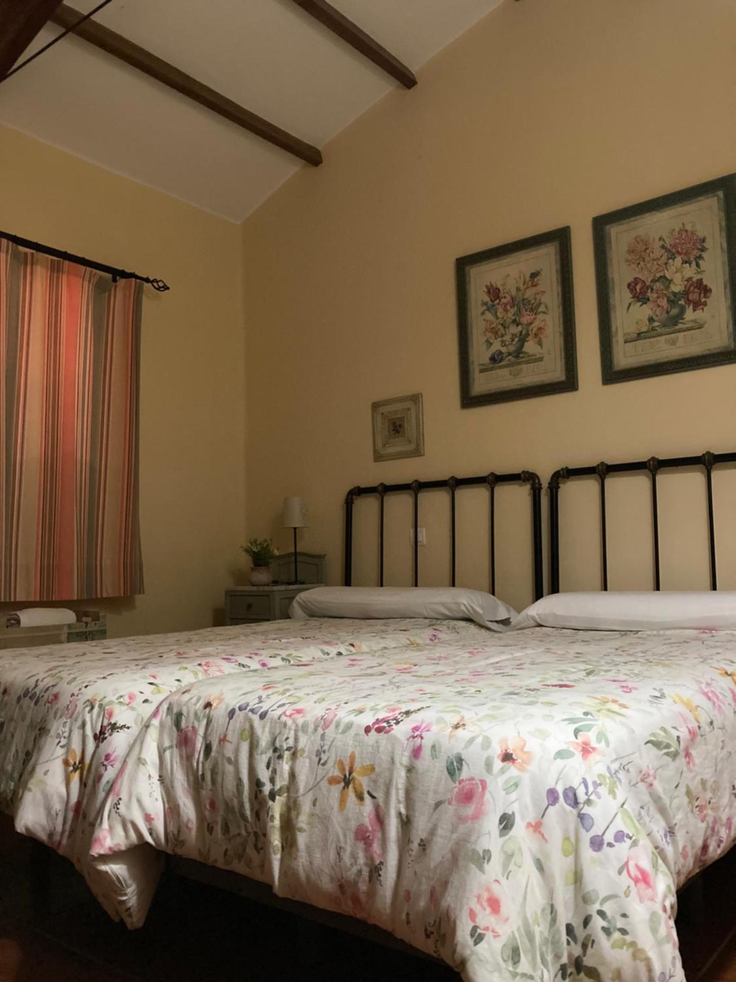 Casa Rural Valdevilano La Roca de la Sierra Eksteriør bilde